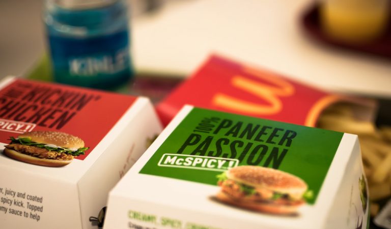 ये इंडिया है… यहाँ मैकडॉनल्ड्स, सब-वे, बर्गर किंग खाना नहीं, बीमारियां परोस रहे हैं